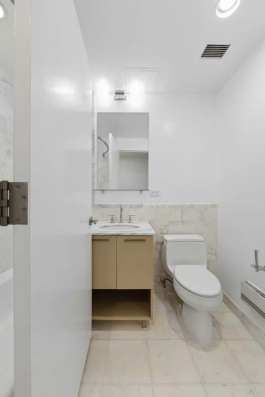 1 bed apartment at 49 East 34th Street, Unit 6B, Murray Hill, photo 3 of 10