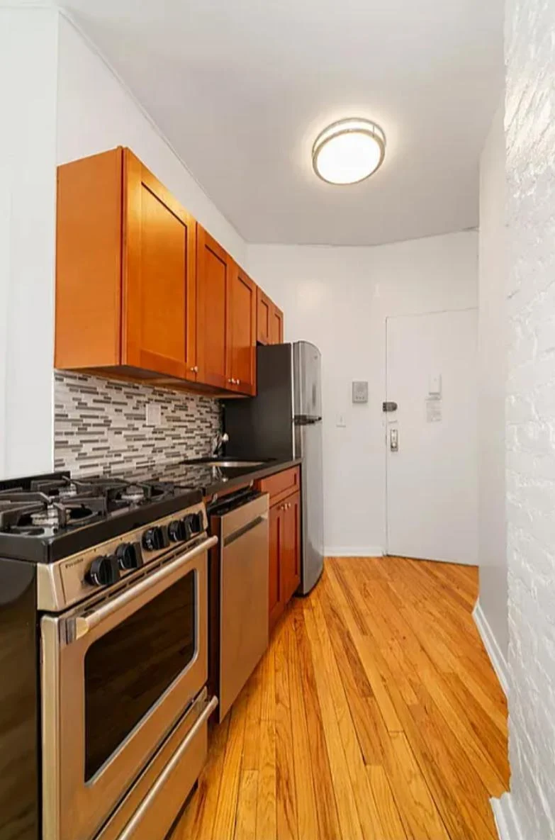 117 Perry Street, photo 4