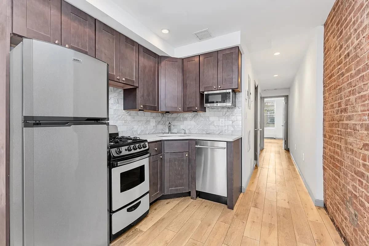 332 East 6th Street, photo 3