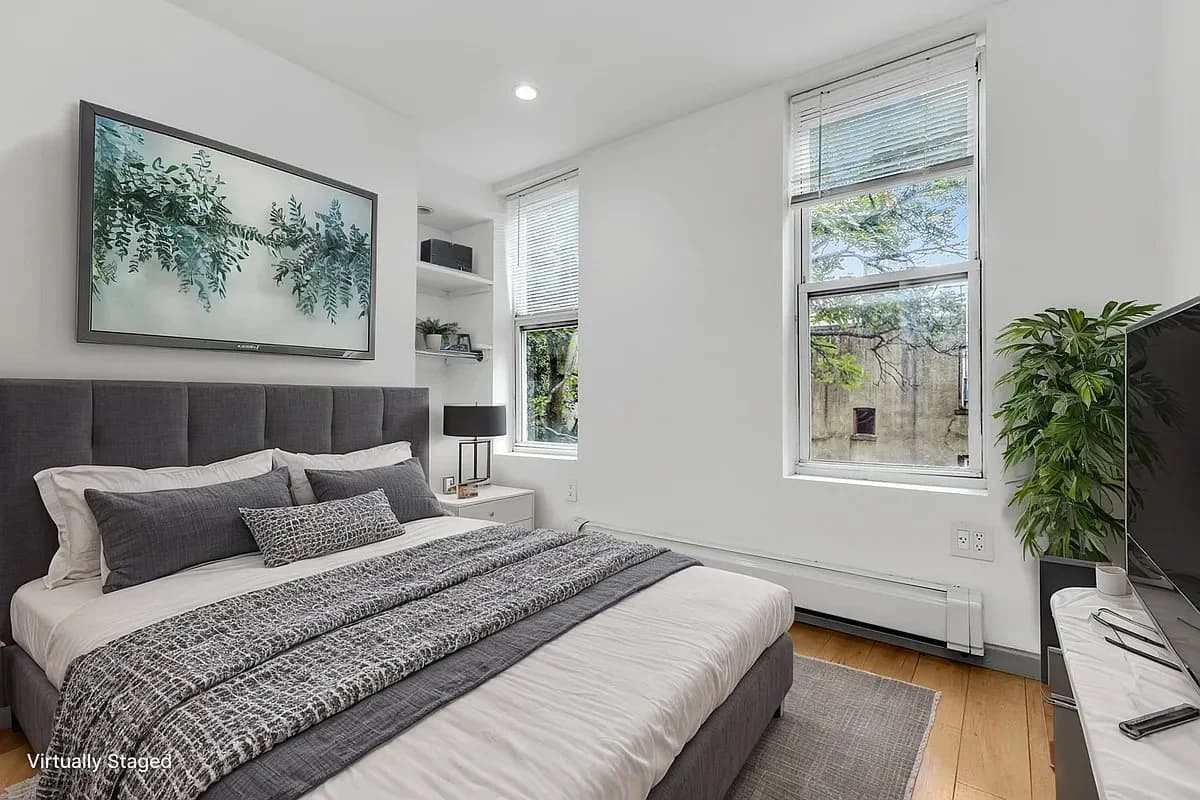 332 East 6th Street, photo 4