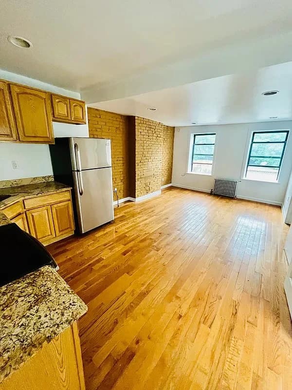 3 bed apartment at 422 East 118th Street, Unit 2, Harlem, photo 5 of 7