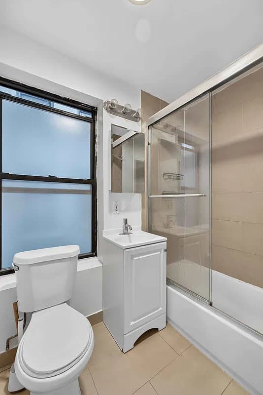 3 bed apartment at 2 Bank Street, Unit 8, West Village, photo 7 of 8
