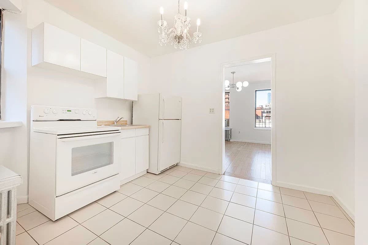 242 Mulberry Street, photo 4
