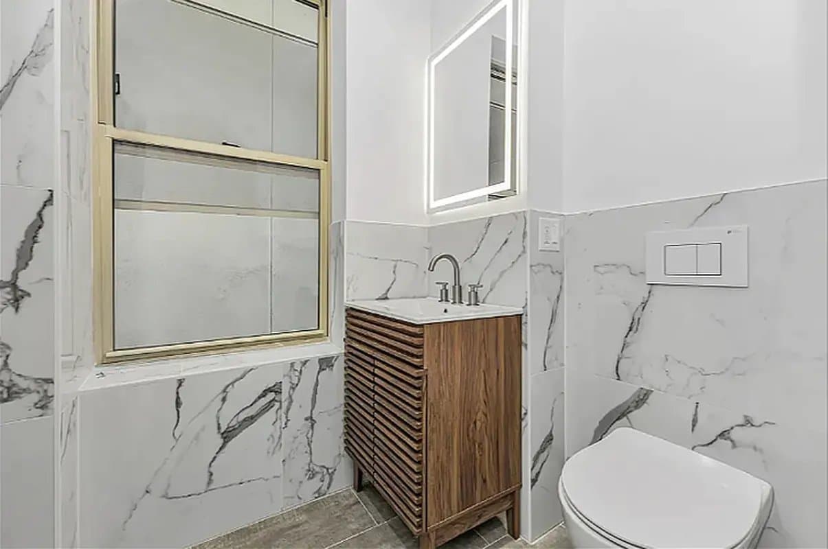 1 bed apartment at 246 East 53rd Street, Unit 2B, Midtown East, photo 5 of 5