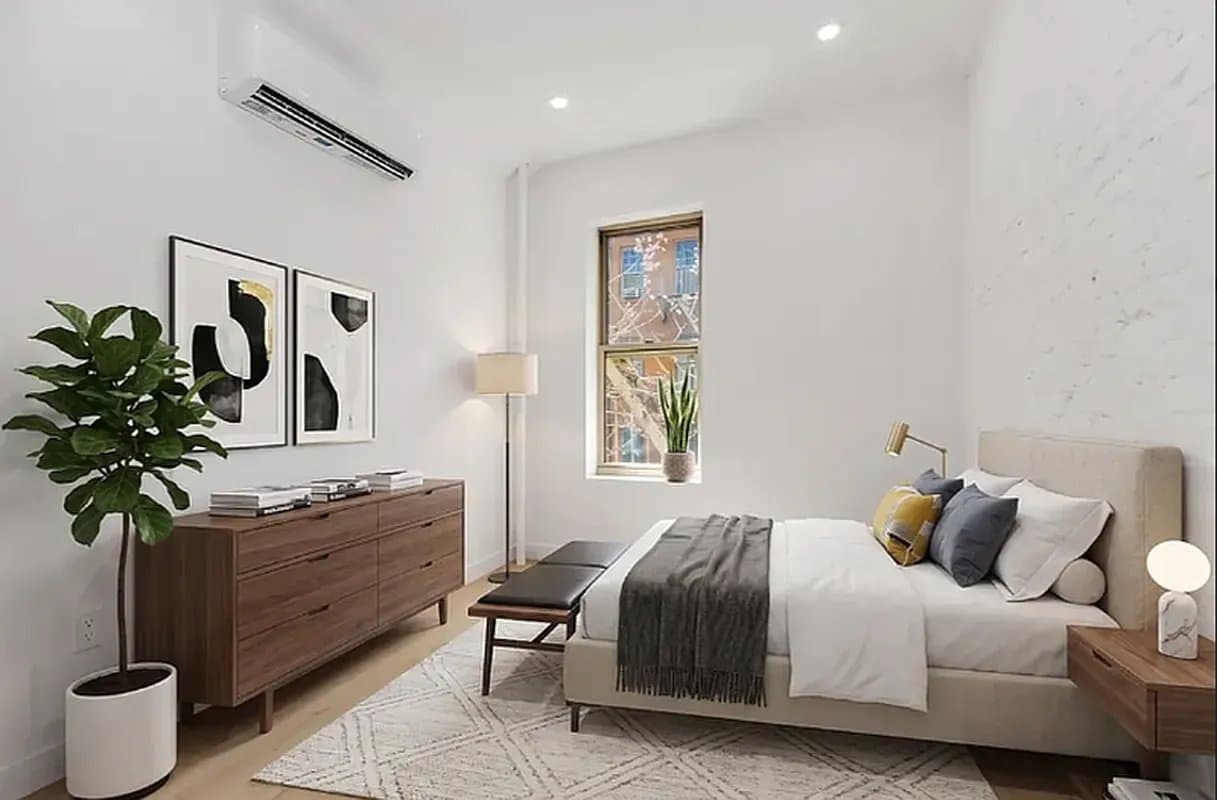 1 bed apartment at 246 East 53rd Street, Unit 2B, Midtown East, photo 2 of 5