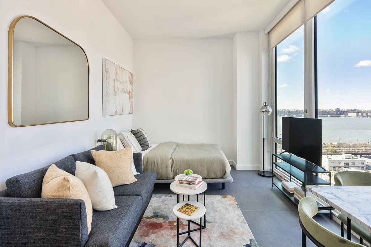 Studio apartment at 606 West 30th Street, Unit 16H, Hudson Yards, photo 2 of 21