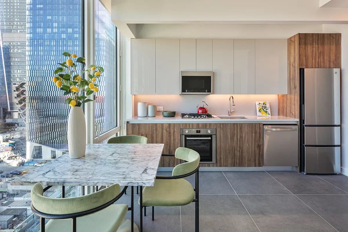 Studio apartment at 606 West 30th Street, Unit 16H, Hudson Yards, photo 3 of 21