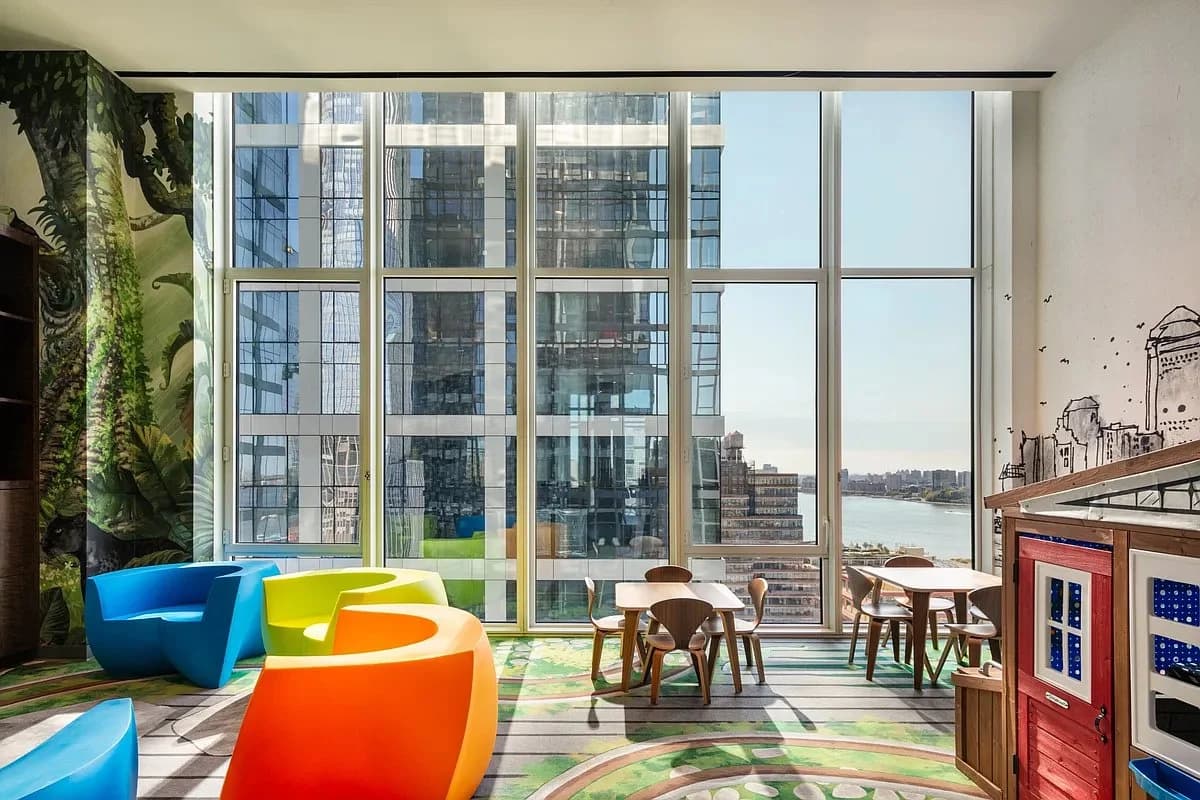 Studio apartment at 606 West 30th Street, Unit 24A, Hudson Yards, photo 20 of 21