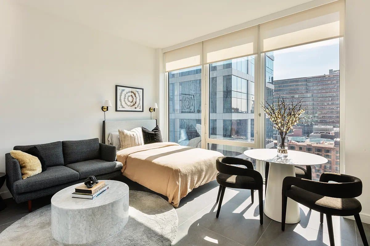 Studio apartment at 606 West 30th Street, Unit 10J, Hudson Yards, photo 2 of 24