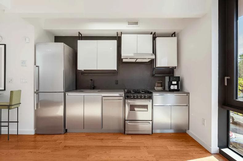 Studio apartment at 123 Melrose Street, Unit 743, Bushwick, photo 6 of 10