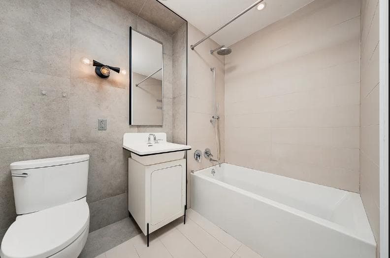 Studio apartment at 123 Melrose Street, Unit 223, Bushwick, photo 8 of 8