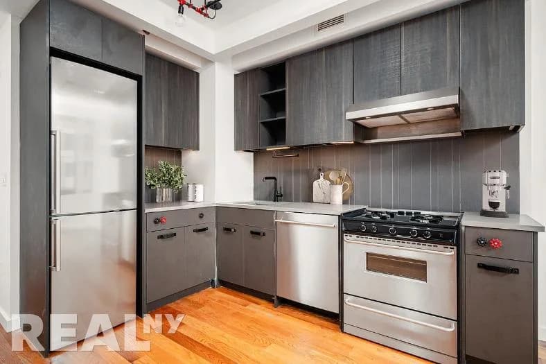 Studio apartment at 123 Melrose Street, Unit 254, Bushwick, photo 6 of 8