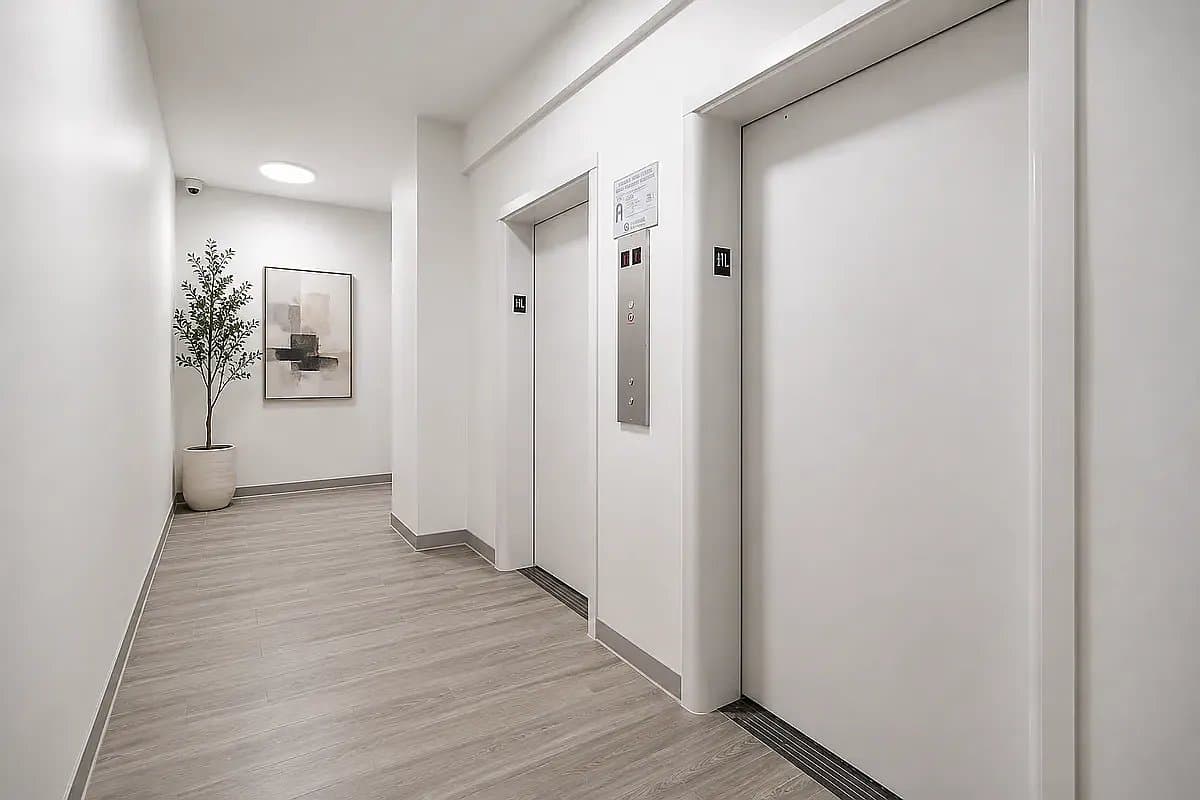 Studio apartment at 150 E 18th St, Unit 10O, Gramercy Park, photo 6 of 8