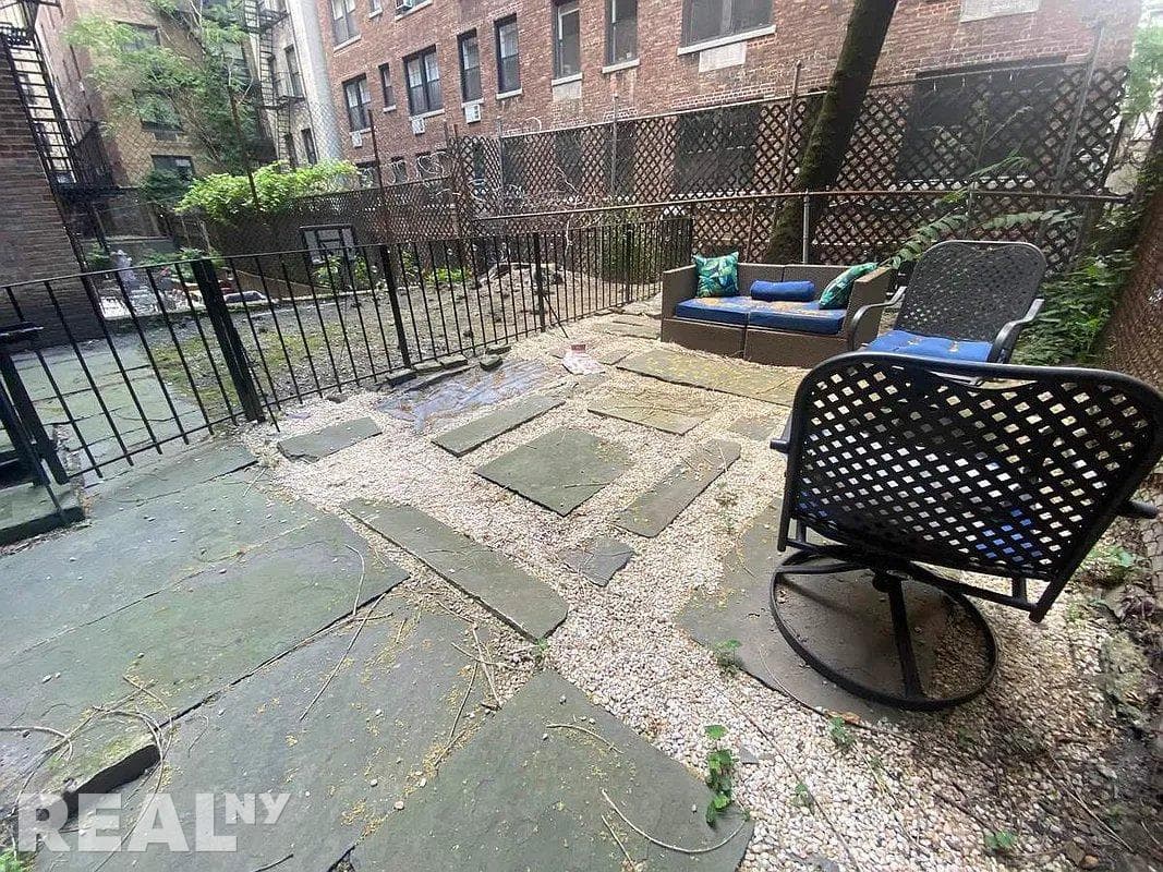1 bed apartment at 117 E 89th ST, Unit 000A2, Upper East Side, photo 6 of 6