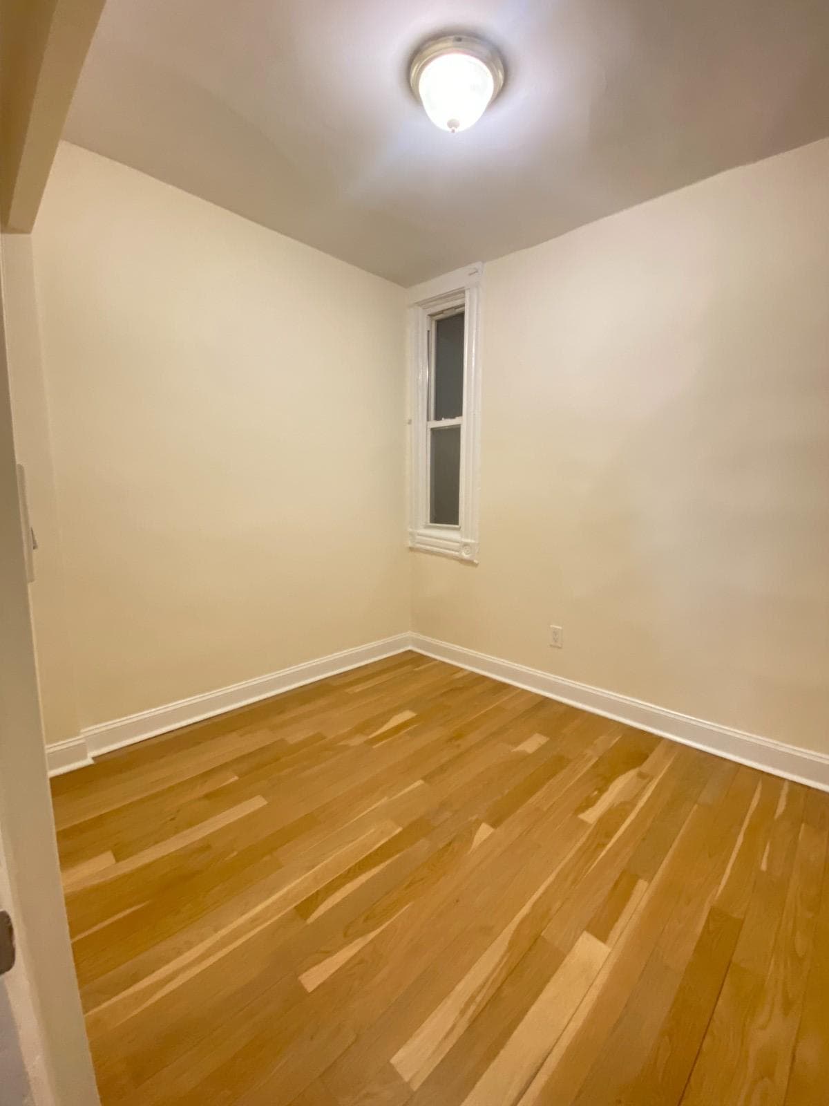 1 bed apartment at 117 E 89th ST, Unit 000B1, Upper East Side, photo 3 of 6