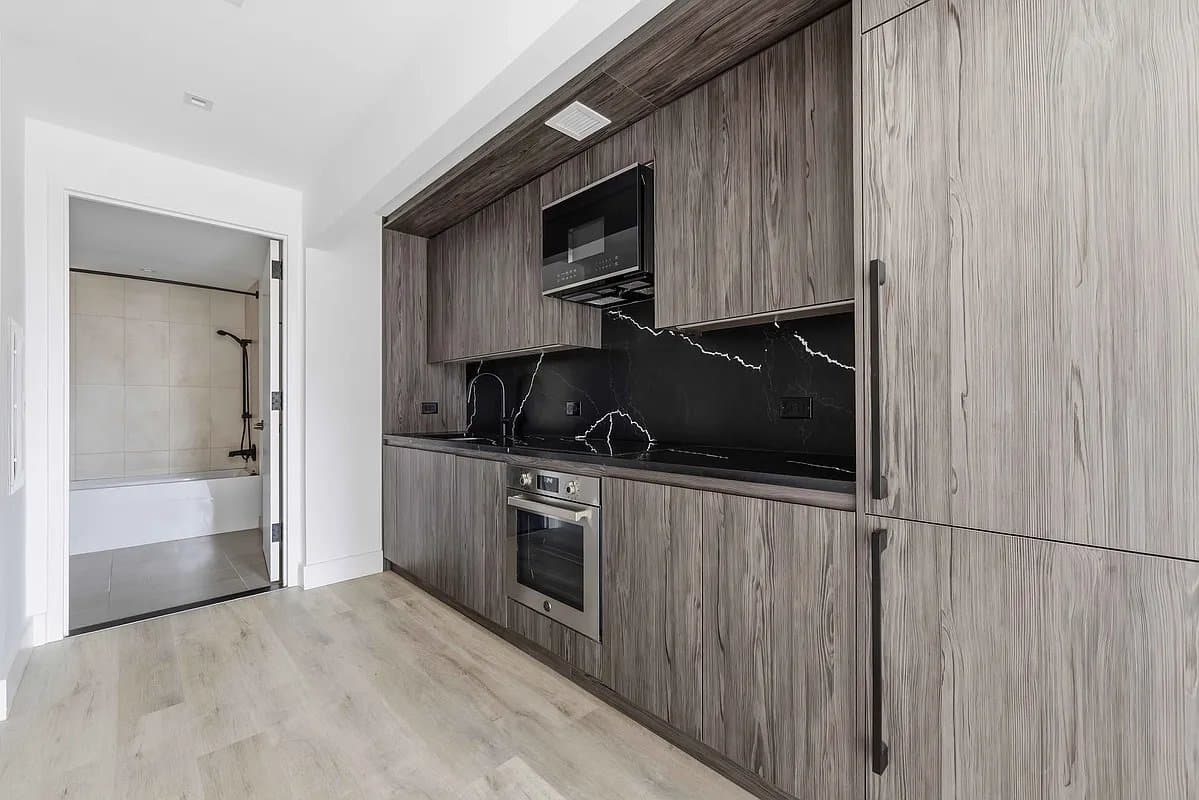 Studio apartment at 280 East Houston Street, Unit 3G, East Village, photo 2 of 4