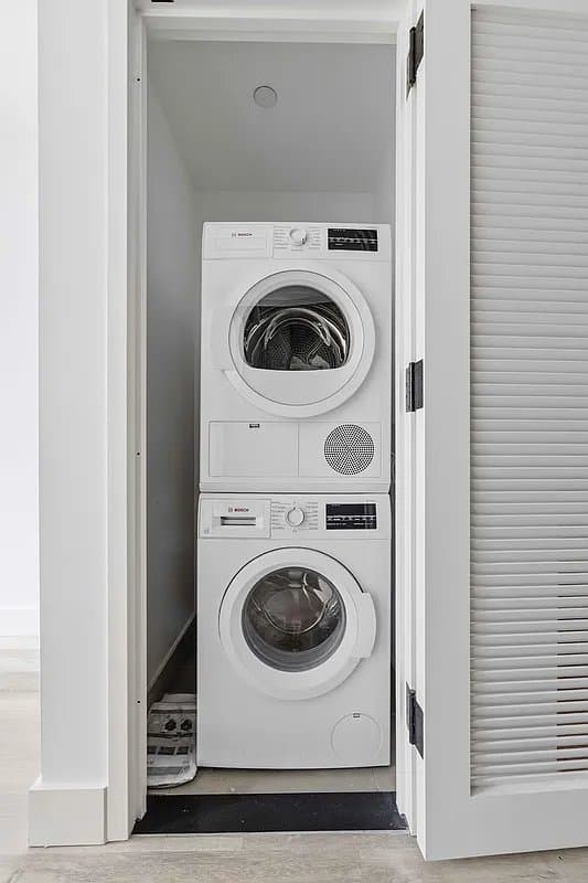Studio apartment at 280 East Houston Street, Unit 3G, East Village, photo 3 of 4