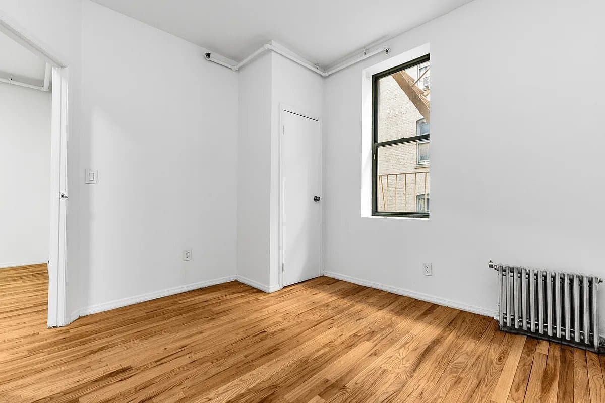 247 West 63rd Street, photo 3