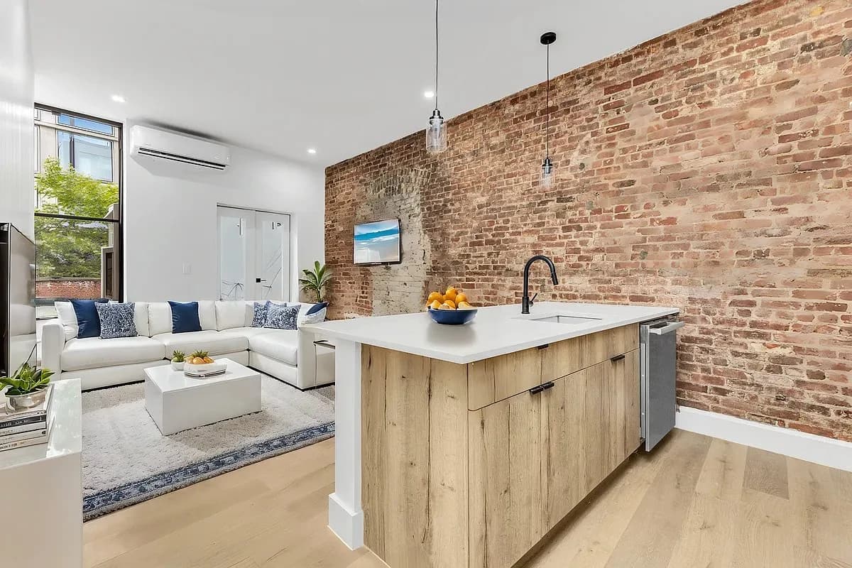 261 Bowery, photo 2