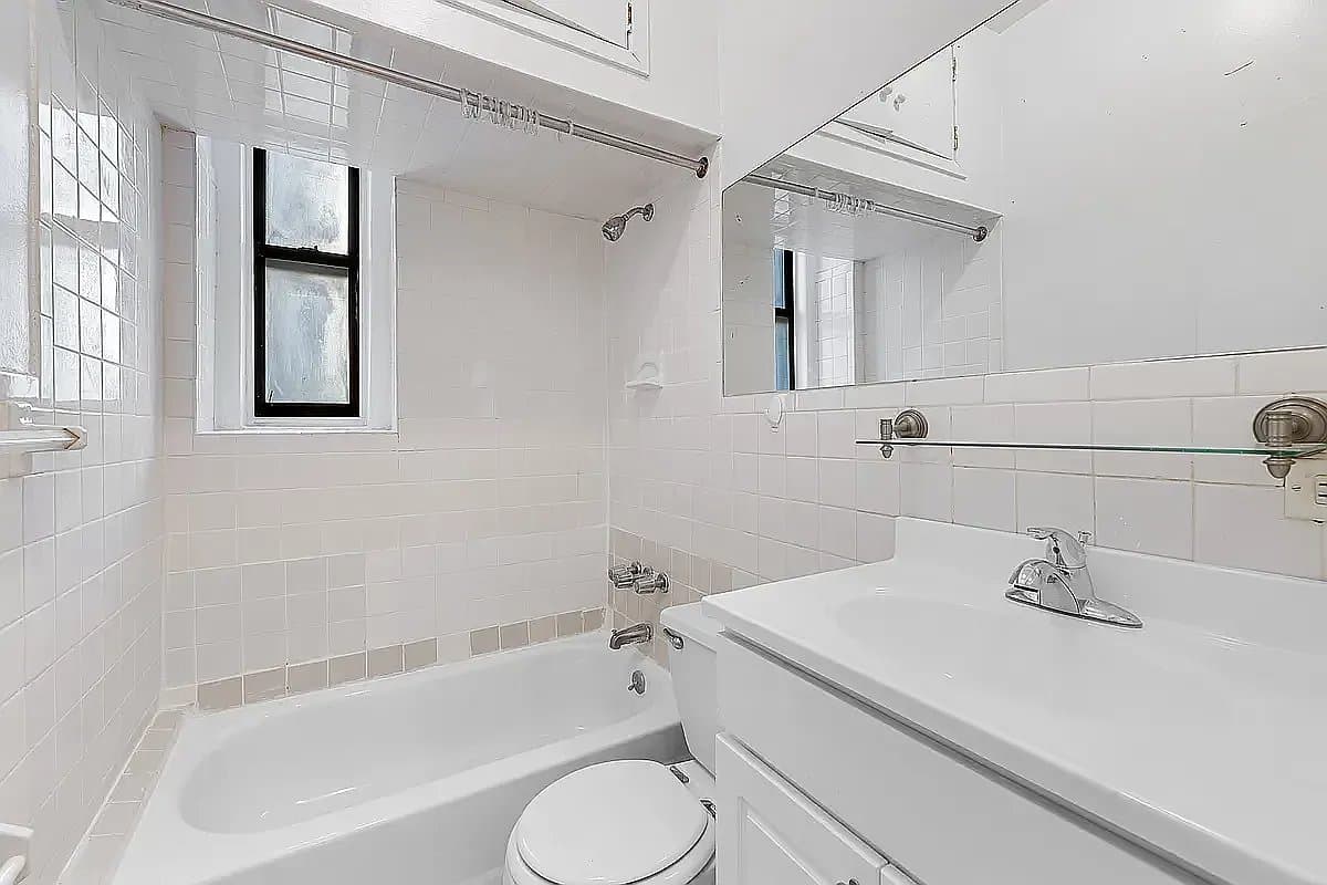 2 bed apartment at 619 East 5th Street, Unit 4, East Village, photo 6 of 7