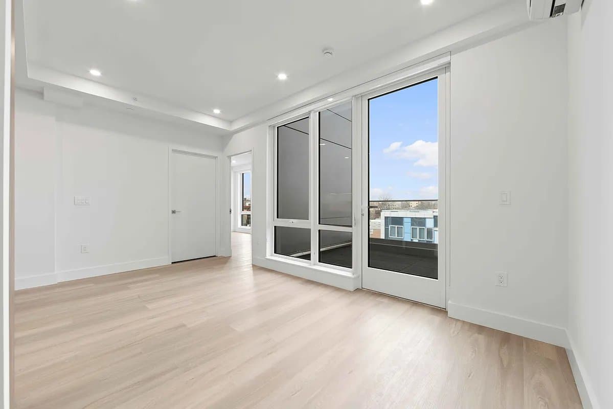 1 bed apartment at 45-10 215th Place, Unit PHG, Bayside, photo 4 of 14