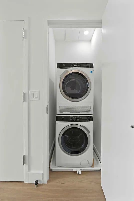 1 bed apartment at 45-10 215th Place, Unit PHG, Bayside, photo 10 of 14