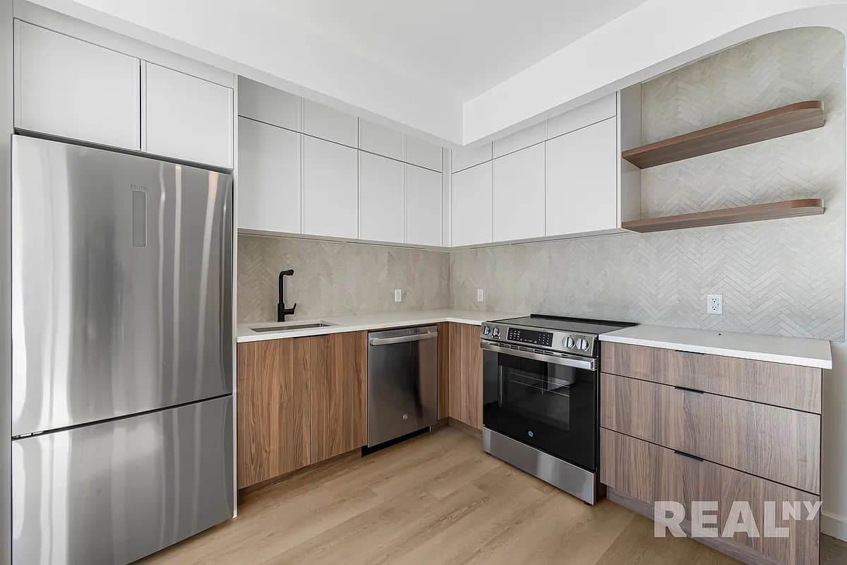 2 bed apartment at 953 Dean Street, Unit 861, Crown Heights, photo 4 of 10