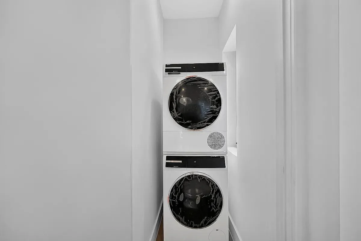 205 Eighth Avenue, photo 5