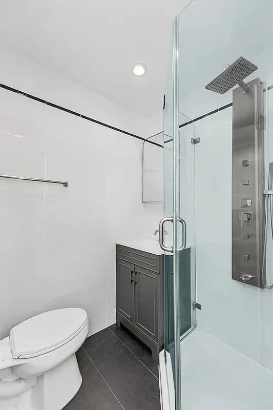 1 bed apartment at 404 West 22nd Street, Unit 4F, Chelsea, photo 5 of 5
