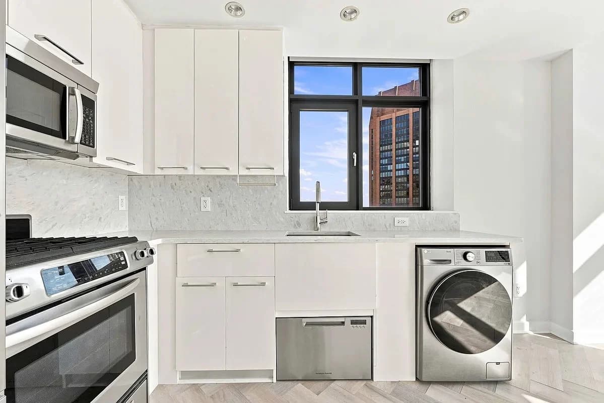 1 bed apartment at 49 East 34th Street, Unit 35B, Murray Hill, photo 4 of 8