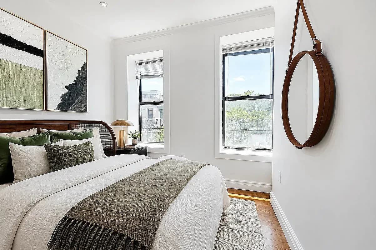 107 Christopher Street, photo 3
