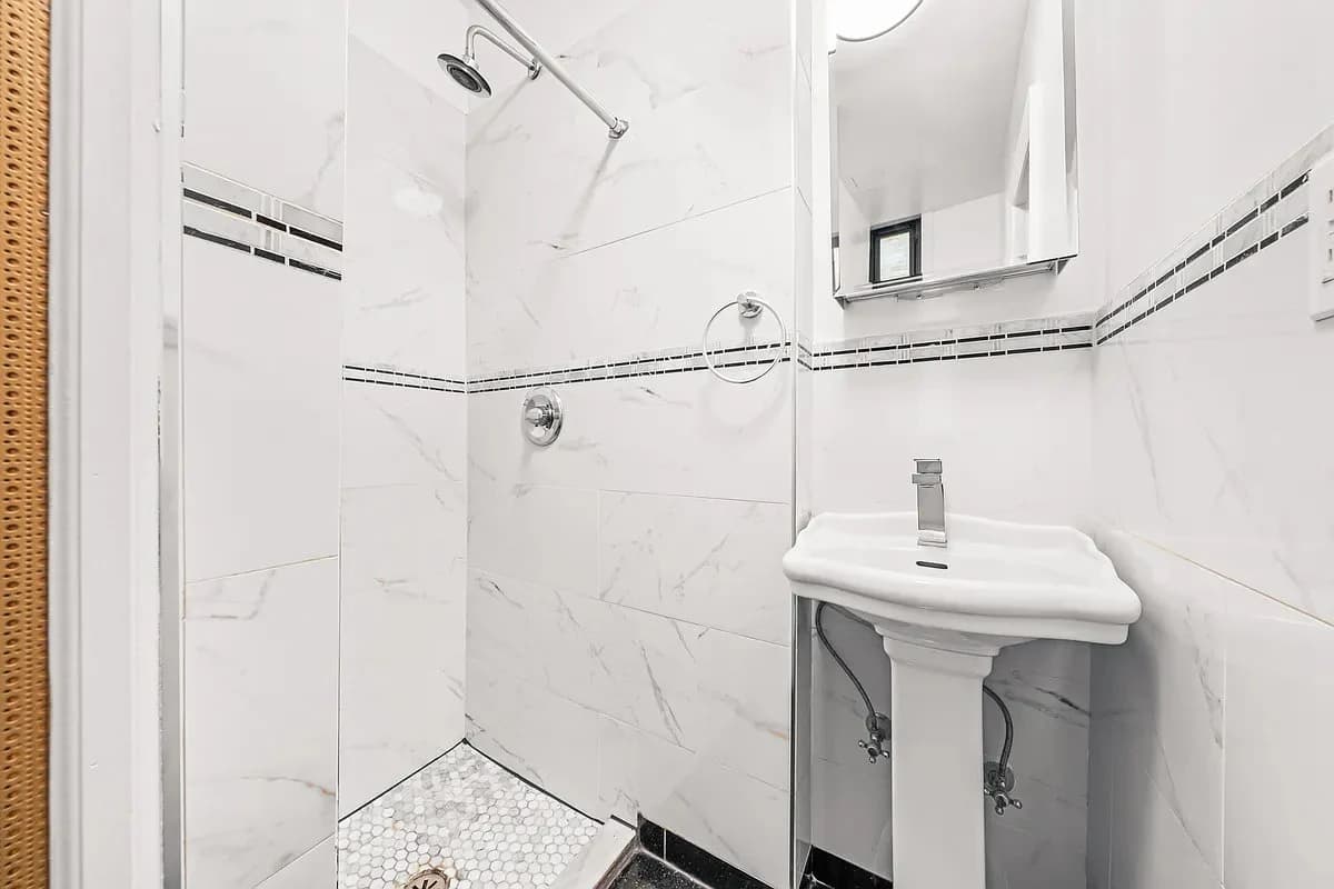 3 bed apartment at 322 West 11th Street, Unit 17, West Village, photo 4 of 5