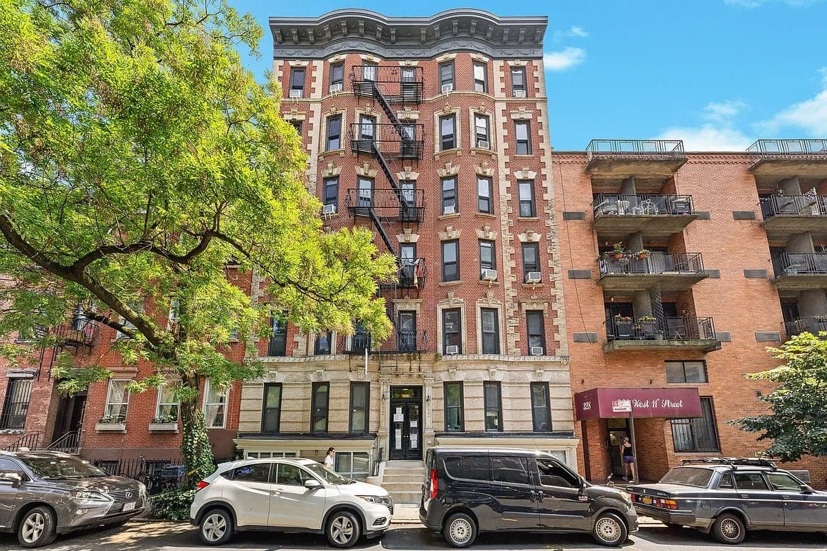 3 bed apartment at 322 West 11th Street, Unit 17, West Village, photo 5 of 5