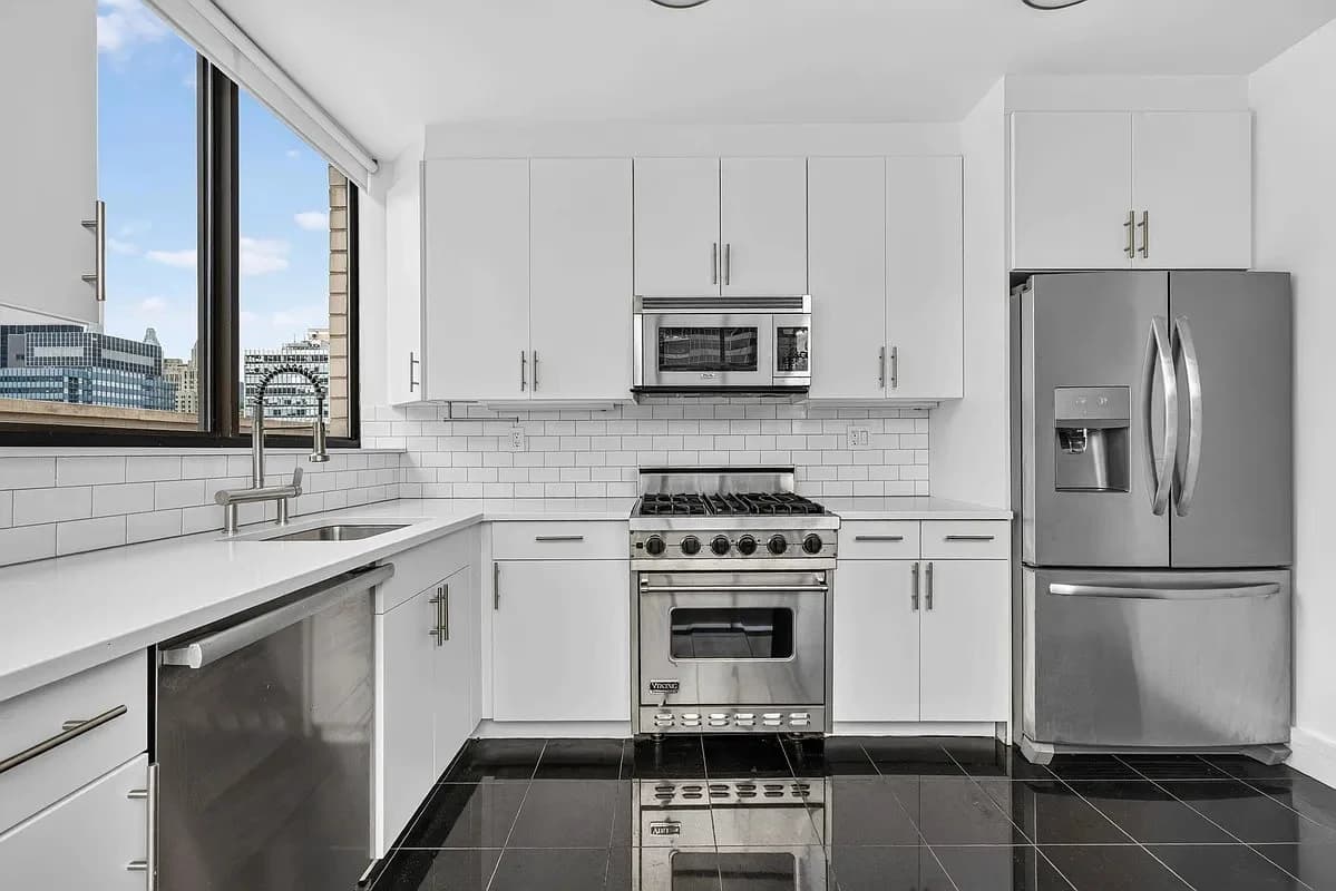 2 bed apartment at 245 East 44th Street, Unit PHA, Midtown East, photo 7 of 18