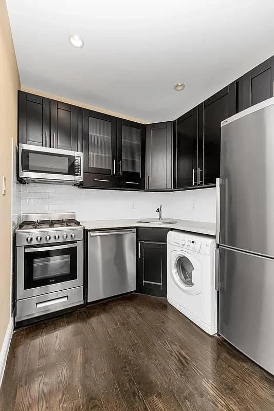 448 West 19th Street, photo 5