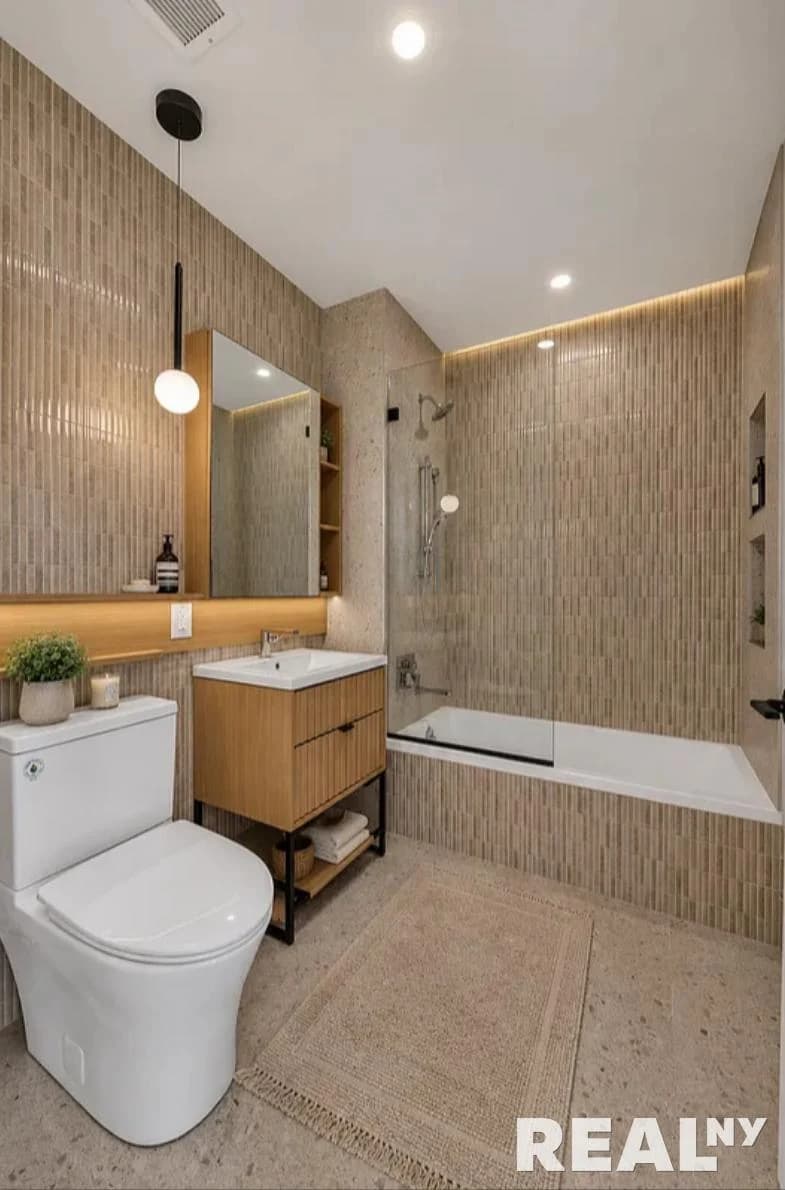 Studio apartment at 104 Fleet Place, Unit 19C, Downtown Brooklyn, photo 6 of 7