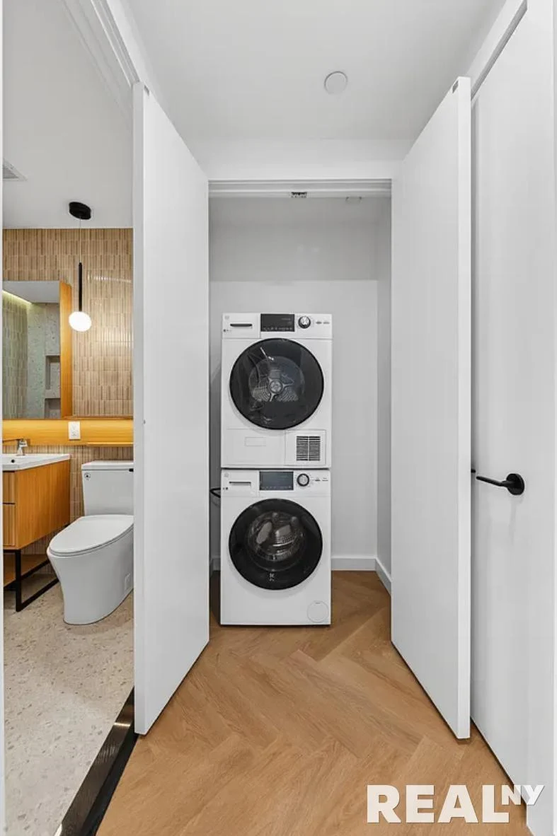 1 bed apartment at 104 Fleet Place, Unit 14E, Downtown Brooklyn, photo 8 of 9