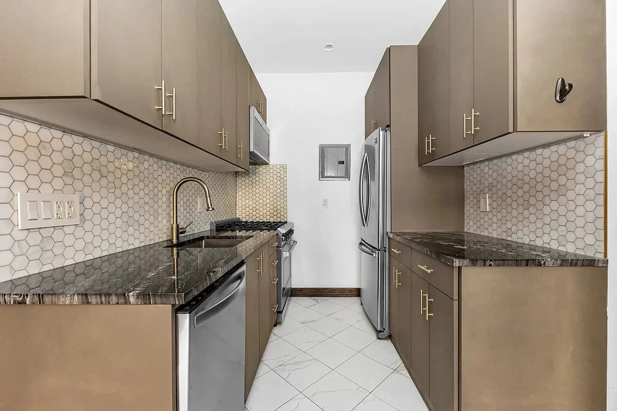 121 East 37th Street, photo 5