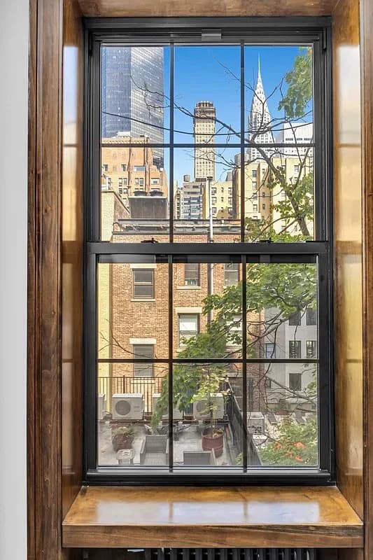121 East 37th Street, photo 3