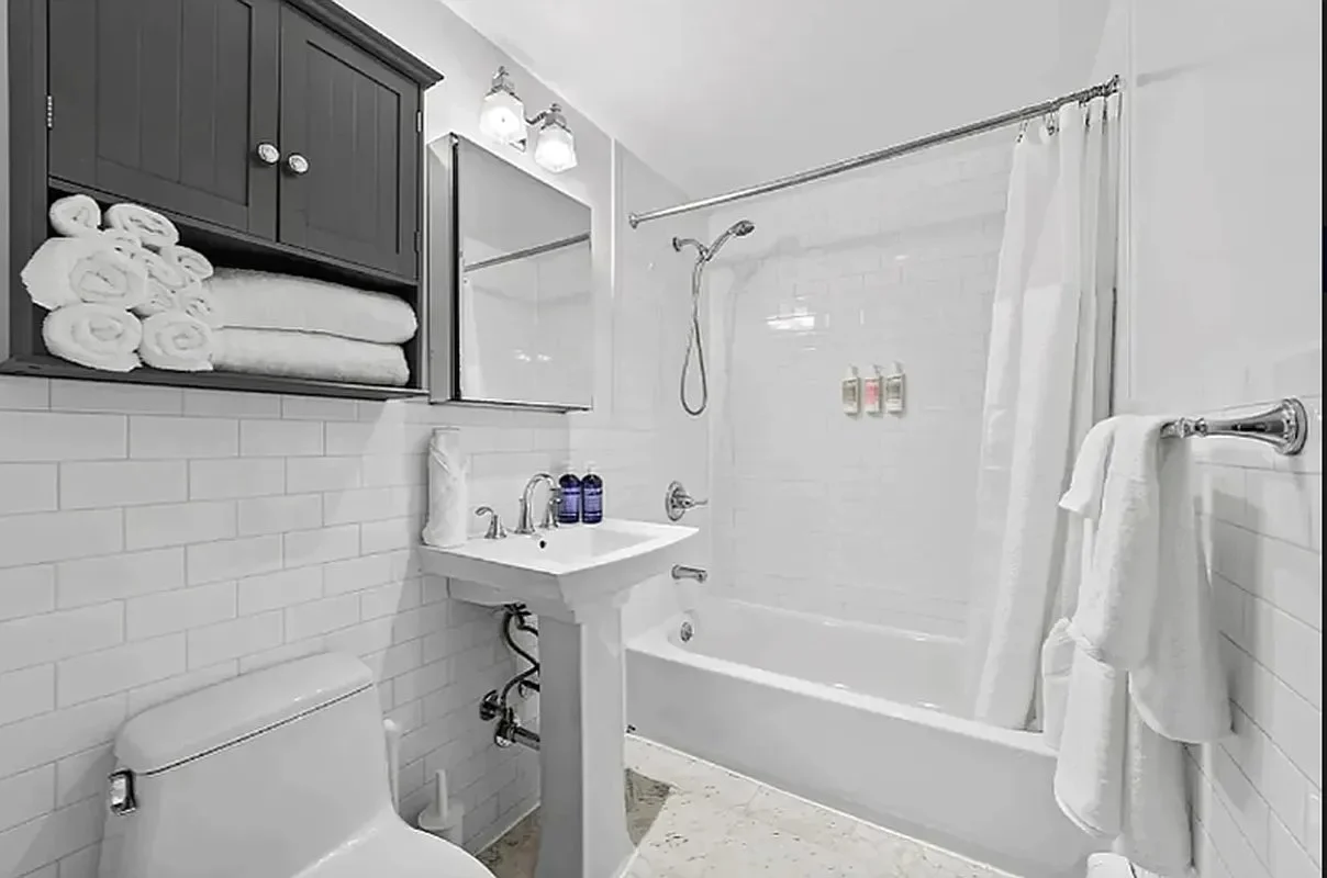 4 bed apartment at 448 West 19th Street, Unit PHB, Chelsea, photo 9 of 10