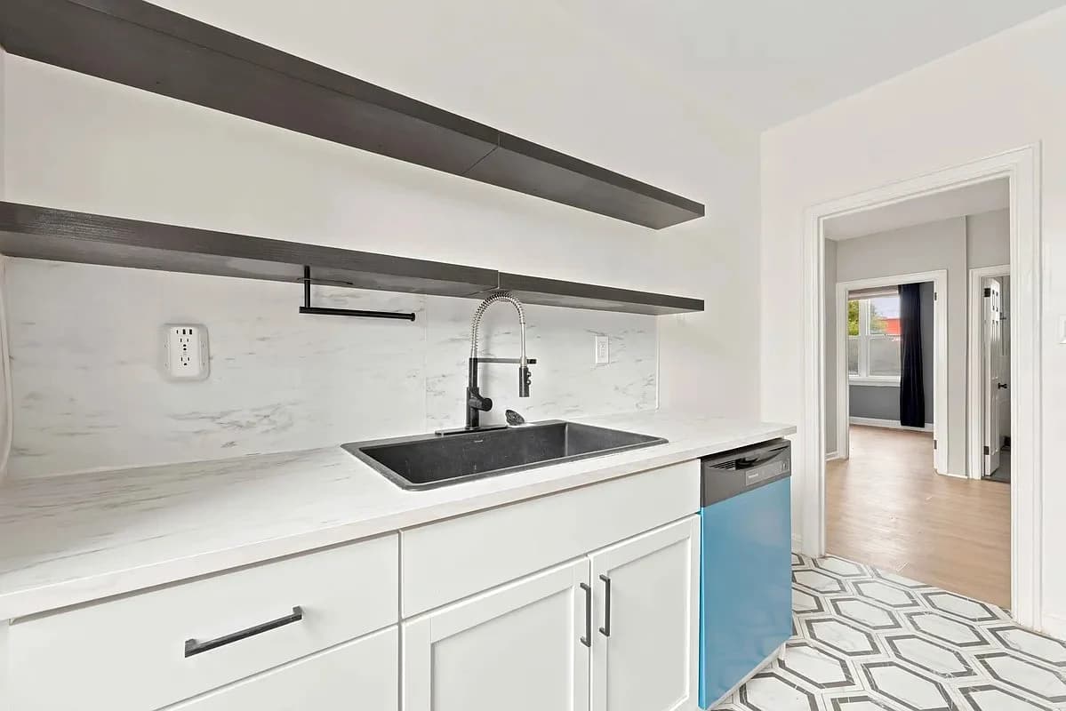 2 bed apartment at 38-18 47th Avenue, Unit 2, Sunnyside, photo 2 of 11