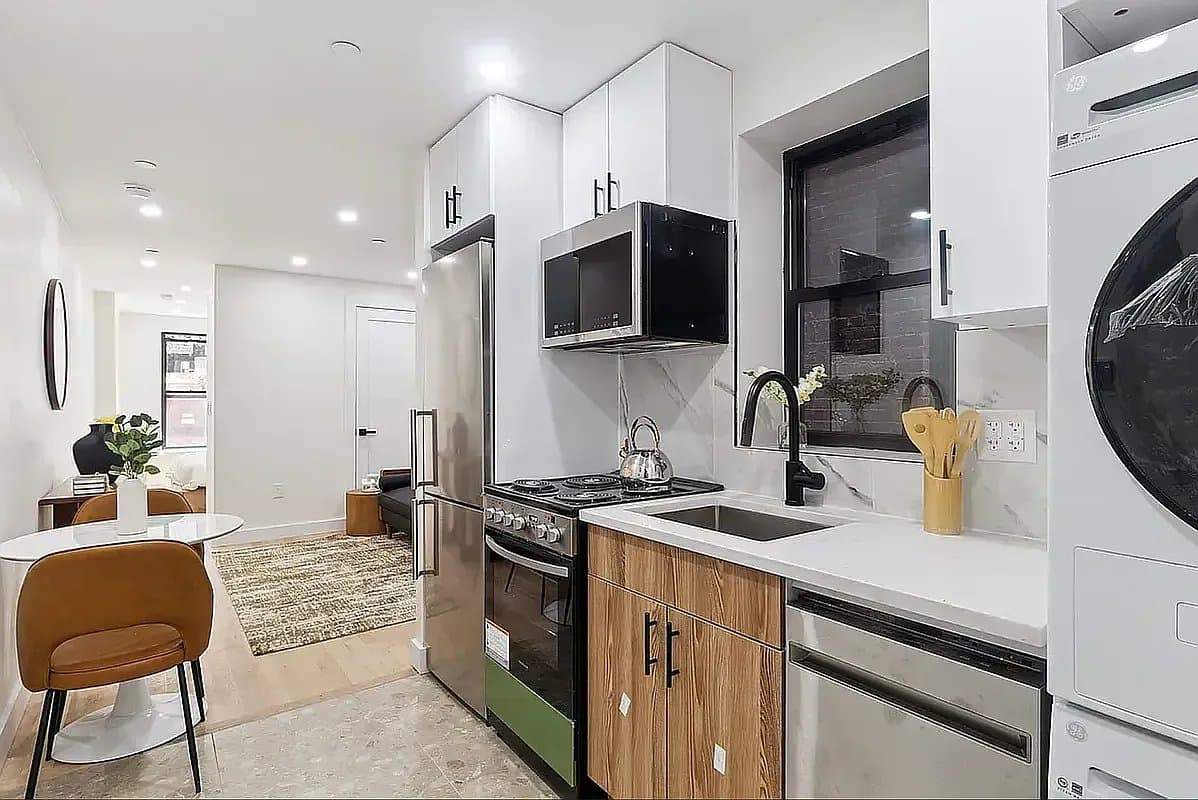 176 Rivington Street, photo 2
