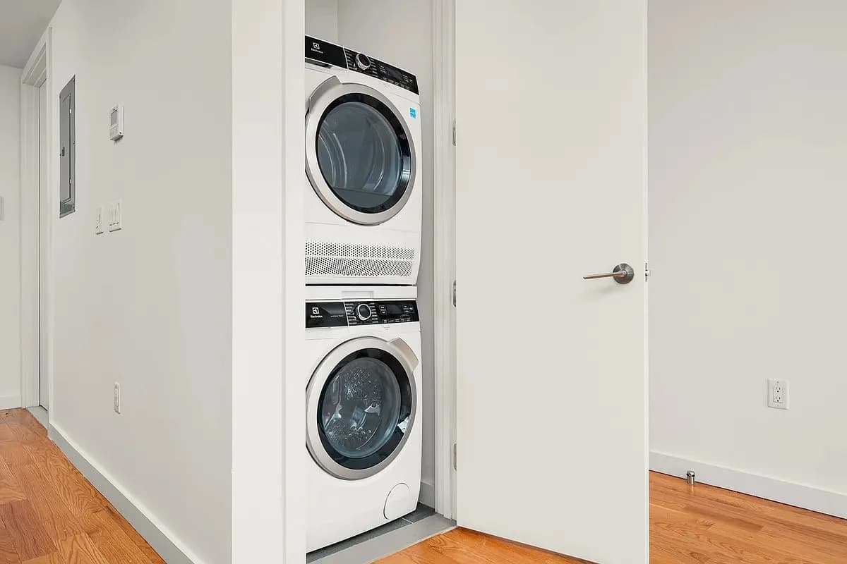 1 bed apartment at 123 Melrose Street, Unit 406, Bushwick, photo 6 of 7
