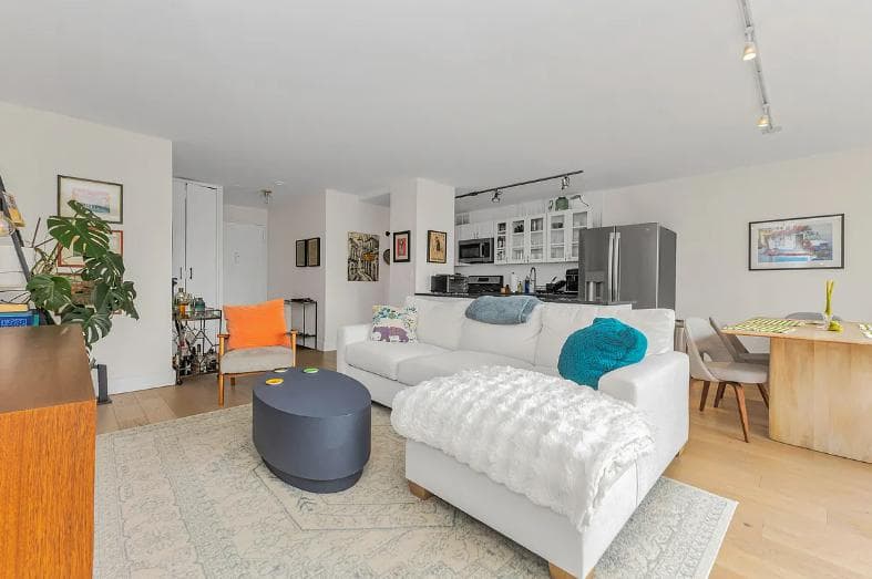 1 bed apartment at 7 East 14th Street, Unit 1409, Union Square, photo 2 of 7
