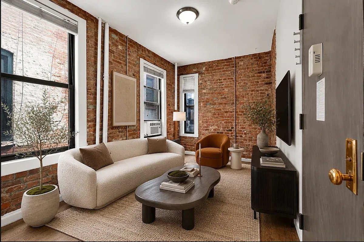 1 bed apartment at 250 Broome Street, Unit 15A, Lower East Side, photo 1 of 4