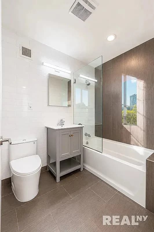 1 bed apartment at 97 Grand Avenue, Unit 4D, Clinton Hill, photo 7 of 9