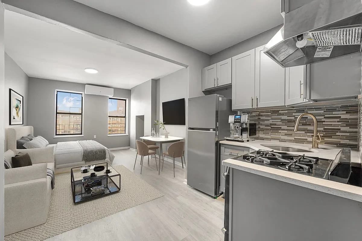 Studio apartment at 901 Dekalb Avenue, Unit B4, Bedford Stuyvesant, photo 3 of 4