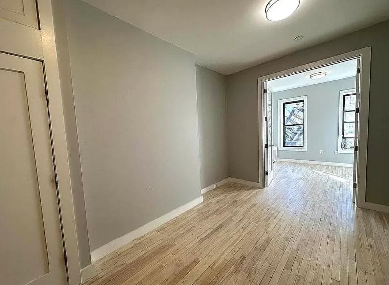 1 bed apartment at 165 E 90th St, Unit 4B, Upper East Side, photo 2 of 11