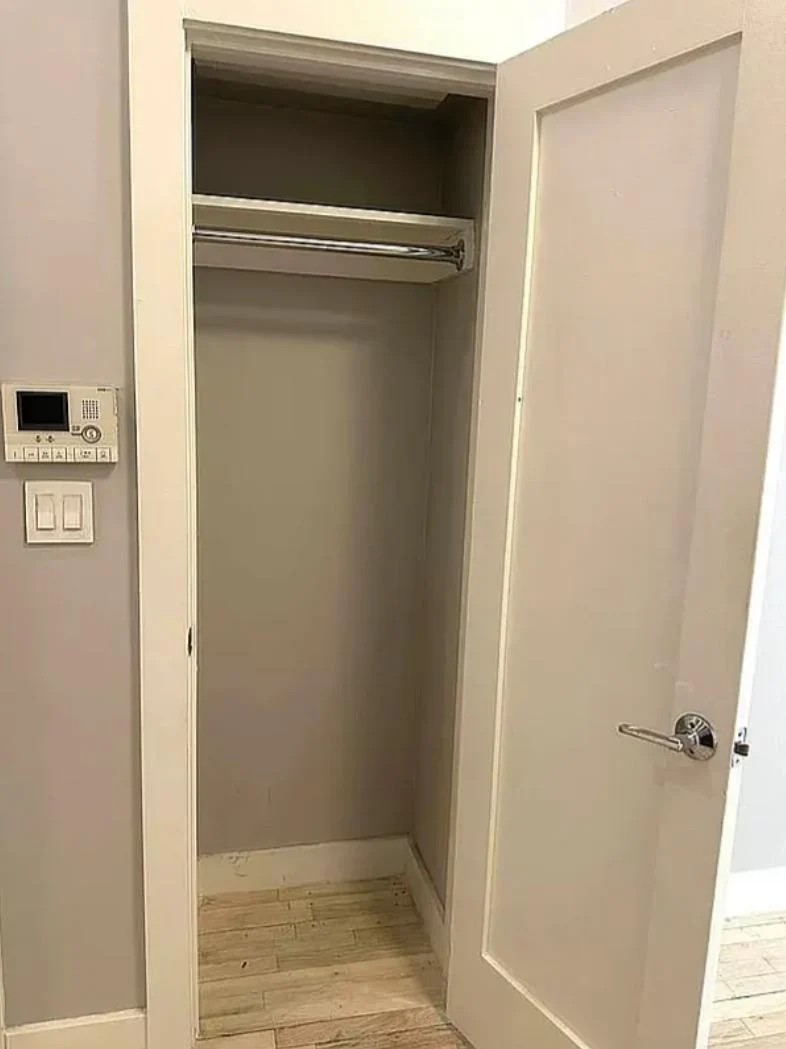 1 bed apartment at 165 E 90th St, Unit 4B, Upper East Side, photo 3 of 11