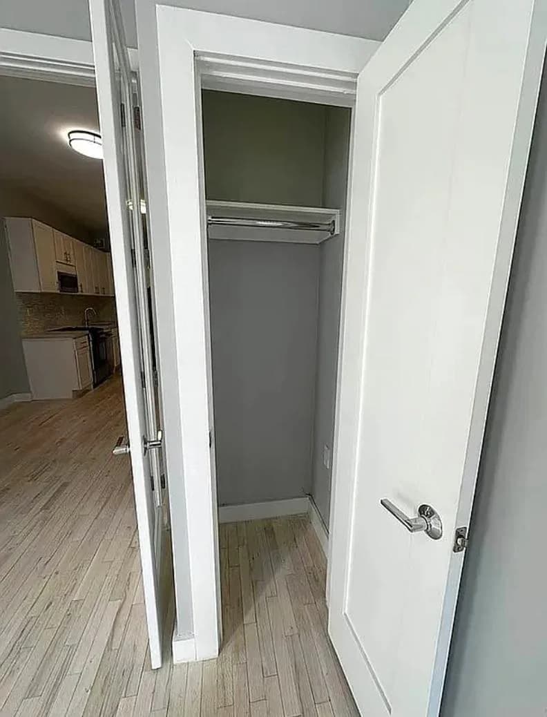 1 bed apartment at 165 E 90th St, Unit 4B, Upper East Side, photo 9 of 11